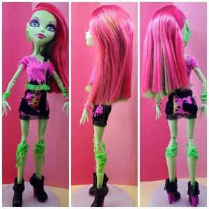 Monster High Venus McFlytrap Doll Music Festival